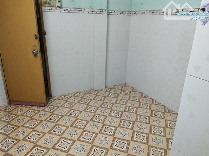 Phòng trọ 16m2 có bếp, vệ sinh riêng và camera an ninh 24/7 - 1