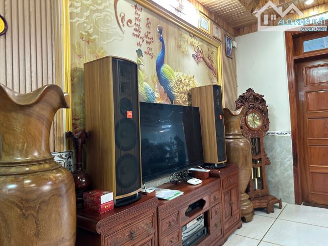Nhà BTCT 4 tầng  5,6x20M đường nhựa khu vip Tân Xuân, Hóc Môn. - 1