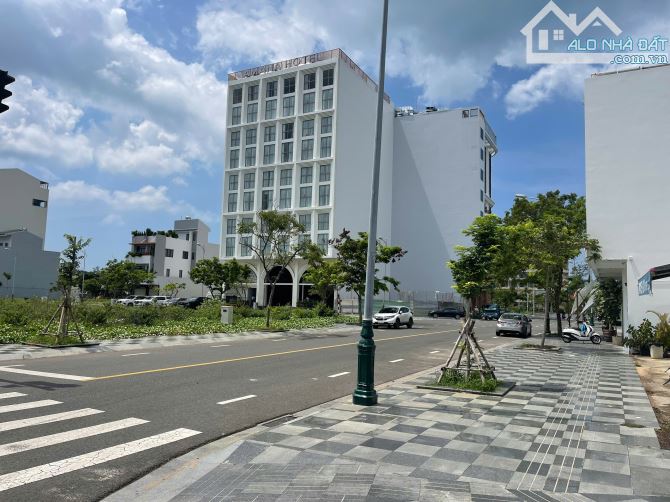 Góc 2 mặt tiền N4-20,22 (270m2) Ocean hướng biển - 1