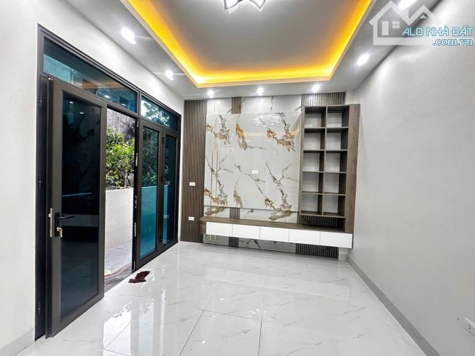 Bán nhà phân lô Vũ Tông Phan – 7 tầng thang máy – Một nhà ra phố – Kinh doanh đỉnh - 1