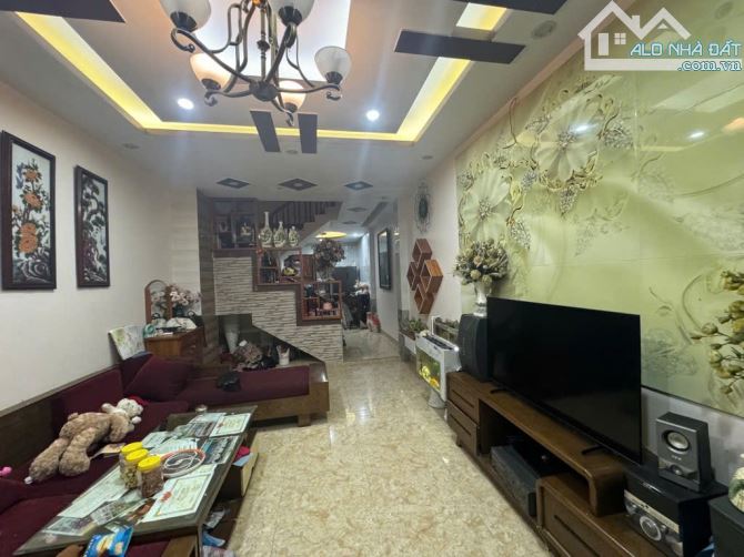 Hot ! Ngô Xuân Quảng/ Nhà đẹp 5 Tầng 50m x 4m tiền x 8.4 tỷ / Ô tô vào, Ngõ thông, Ở Sướng - 1