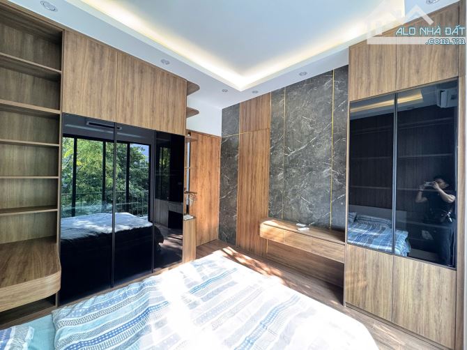 NHÀ PHẠM VĂN ĐỒNG CHO GĐ Ở, DÂN XÂY, FULL NỘI THẤT XỊN, Ô TÔ ĐỖ, DT 39M_MT 5,5M _6T_11 TY+ - 1