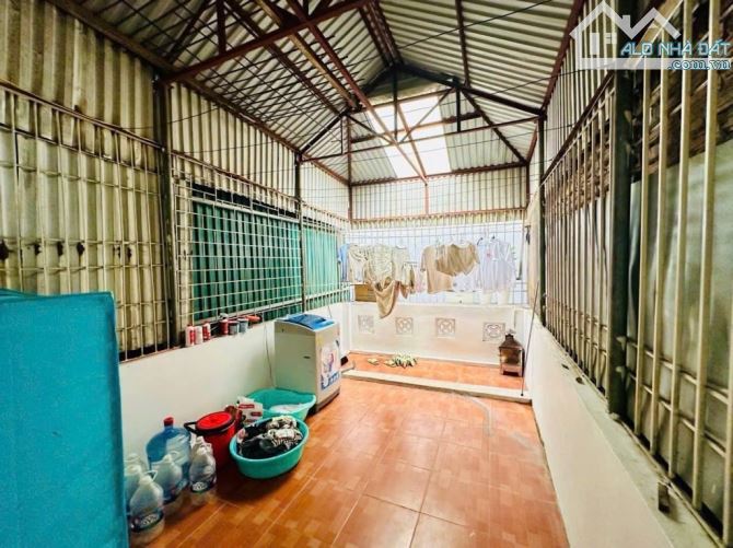 HÀNG HIẾM nhà đẹp Nguyễn Khang 30m hơn 7 tỷ, ngõ nông, gần ô tô. - 1