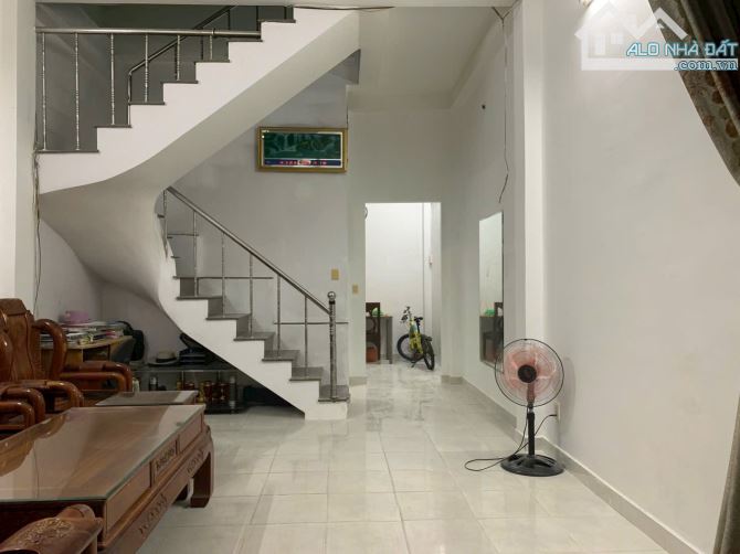 NHÀ 1 TRỆT 1 LẦU 4,2X10M 2PN 2WC FULL NỘI THẤT HẺM BA GÁC ĐƯỜNG 45 SÁT PHẠM VĂN ĐỒNG - 1
