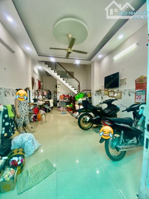 NHÀ 3 TẦNG ĐÚC + 3 PHÒNG TRỌ 115M2 HẺM XE HƠI TRƯỜNG CHINH Q12 CHỈ HƠN 6 TỶ GIÁ TỐT - 1