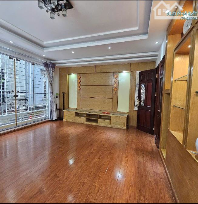 🌿 Lô góc Hoàng Hoa Thám – ngõ thông Đội Cấn – 50m² – 5 tầng – chỉ 15,1 tỷ - 1