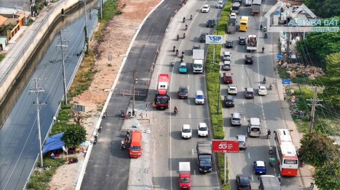 Bán 365m2 đất có sẵn căn nhà cấp 4 - đường oto - gần bờ bao sông Sài Gòn, ql13 - 1