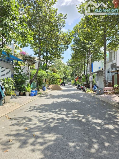 Bán nhà 99,4m2 trệt 2lầu 4ty2 TL  5x20m KDC Biconsi p.Tân Bình Tp.Dĩ An - 1