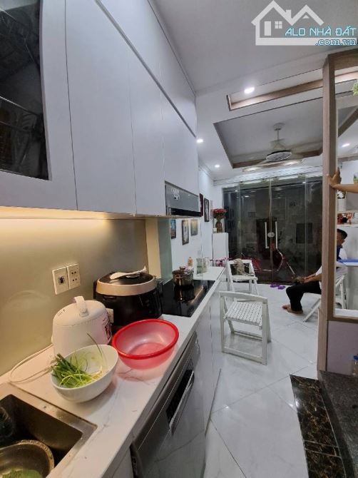 BÁN NHÀ PHỐ THANH LÂN – 3 BƯỚC Ô TÔ- TẶNG NỘI THẤT- Ở NGAY- 20M² – 5 TẦNG – GIÁ 3.95 TỶ - 1