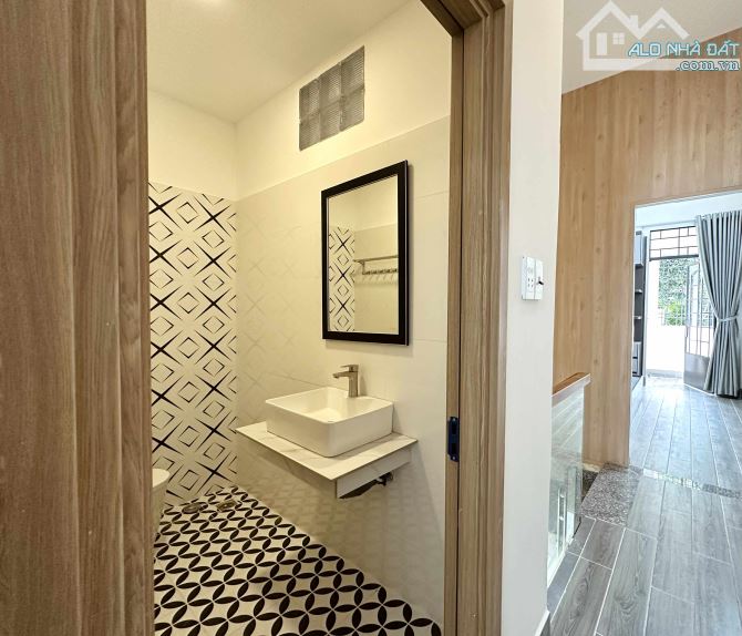 NGUYỄN VĂN ĐẬU GIÁP PHAN ĐĂNG LƯU - HXH 7 CHỖ - 2 TẦNG MỚI ĐẸP - VIEW CÔNG VIÊN - 63M2 - 1