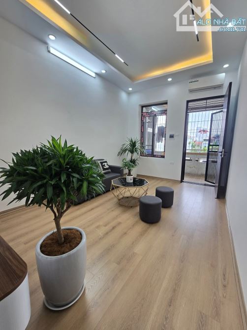 Hiếm, duy nhất, nhà cực đẹp mới tinh, TT Lương Ngọc Quyến 50m2, 3.25 tỷ - 1