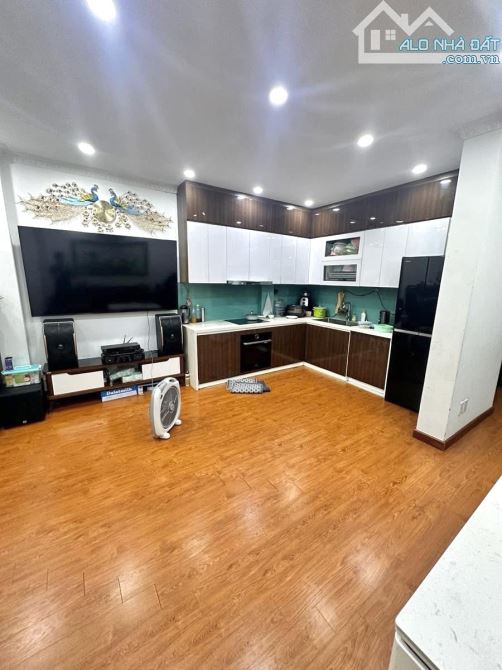Nhà đẹp Trần Quang Diệu quận Đống Đa 60m2 6Tầng MT6m-Ngõ Ô Tô,Thang Máy Ở Kinh Doanh - 1