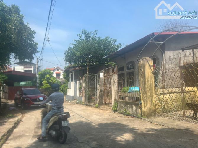 Bán 141m² đất Đan Nhiễm gần uỷ ban thị trấn Văn Giang - ECOPARK đường to Chỉ 39,5 triệu/m - 1