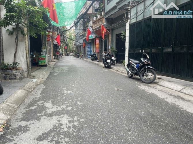 Bán nhà đẹp Hoàng Văn Thái! 65m2 x 5 tầng chỉ 13..tỷ - Phân lô VIP, vỉa hè, ô tô tránh - 1
