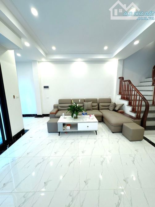 BÁN NHÀ VIỆT HƯNG 45M2, 6 TẦNG THANG MÁY, Ô TÔ ĐỖ CỔNG, 9.3 TỶ - 1