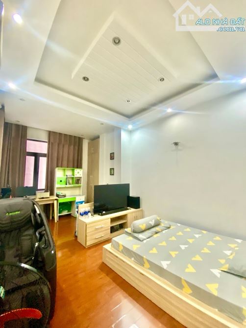 Bán nhà 4 tầng kiệt ô tô Trần Phú – vị trí vàng trung tâm Hải Châu – ngang 12m nở hậu hiếm - 1