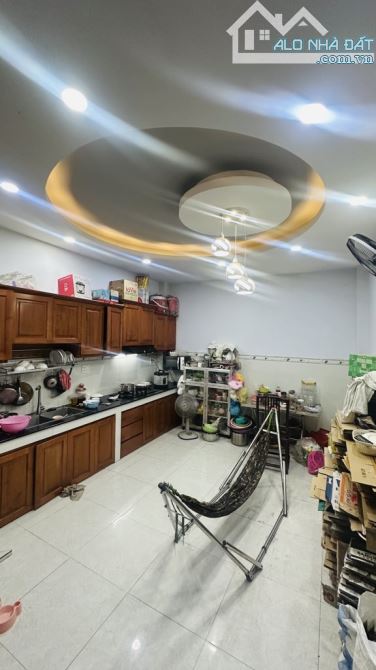 Bán gấp nhà đẹp ở ngay Nguyễn Thị Tần , hẻm nhựa 8m, 62m2, 5T, SHR,  HCĐ, chỉ 11Tỷ. - 1