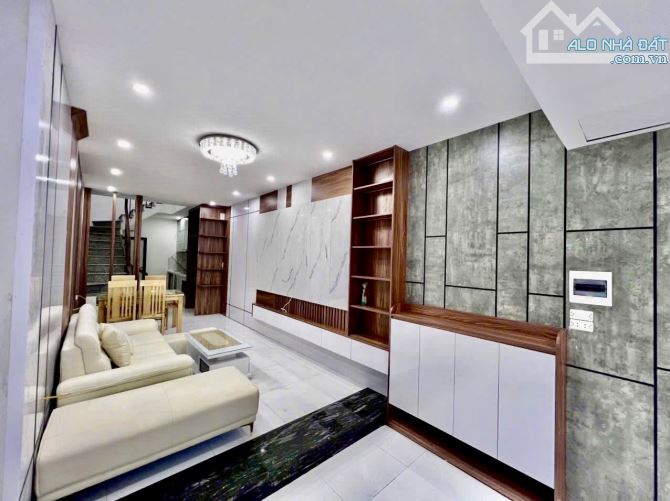 Bán nhà NGUYỄN SƠN, LONG BIÊN - 41m2 x 4 Tầng - 8.85 Tỷ (TL) - 1