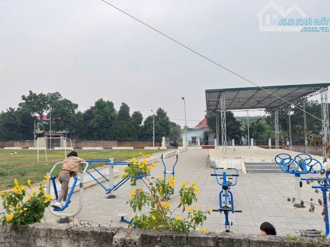 62m2 full thổ cư mặt tiền rộng  Vị trí Trung Tâm Trại Láng Sơn Tây - 1