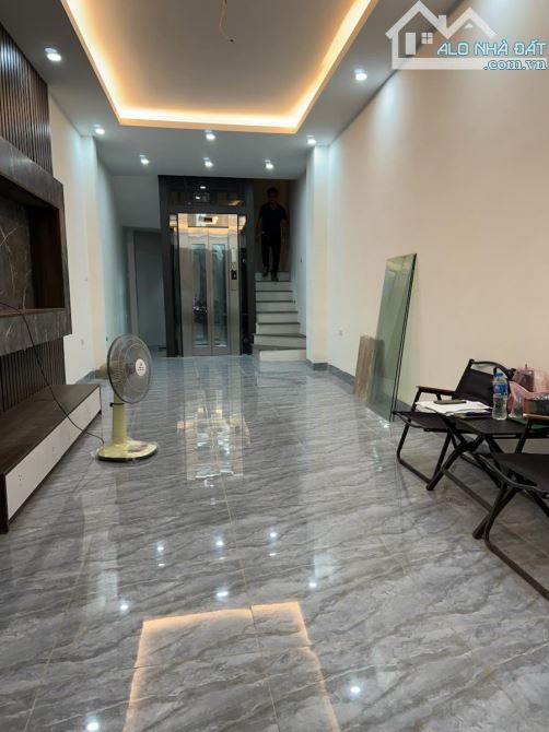 Khu Phân Lô Quân Đội ĐỀN LỪ - HOÀNG MAI 40m2, thang máy nhập khẩu, nhà mới kính coong ! - 1