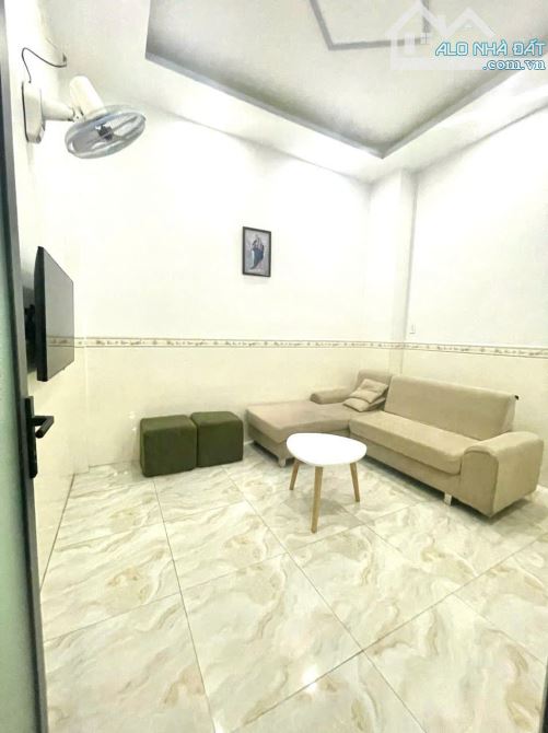 BÁN NHÀ 2 TẦNG HẺM XE HƠI - GẦN ĐẠI HỌC VĂN LANG - DƯƠNG QUẢNG HÀM 4X18M - 1