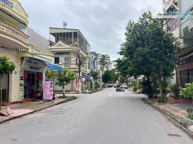 913.CẦN CHUYỂN NHƯỢNG LÔ ĐẤT PHỐ TÔ VŨ VĂN CAO HẢI AN HẢI PHÒNG . Diện tích :84m ngang 4.2 - 1