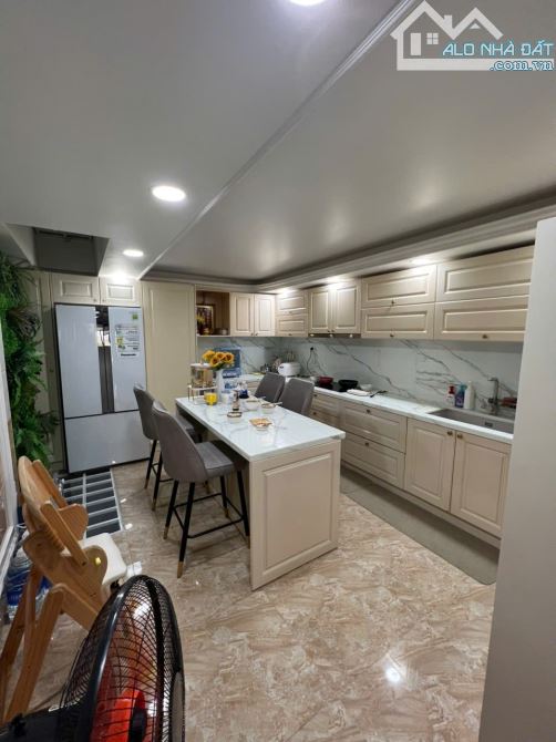 Bán Nhà Có Hầm Xe Hơi - Trung Tâm Quận 5 -- 60m²(3,8 x 16 Nở Hậu ) 7 Tầng - 17 Tỷ TL 💦 - 1