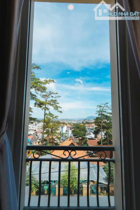 KHÁCH SẠN MỚI - THIẾT KẾ ĐẸP - 31 PHÒNG - MẶT TIỀN HUỲNH THÚC KHÁNG NGAY TRUNG TÂM ĐÀ LẠT - 1