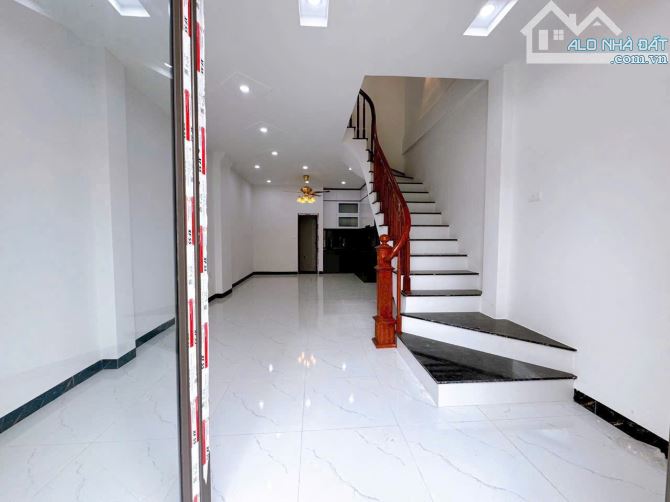 🏡 Bán nhà đẹp 3 tầng – Diện tích 40m² – Giá chỉ nhỉnh 3 tỷ.