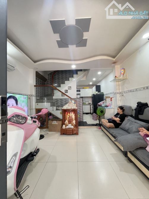 Bán nhà giáp khu Tên Lửa - Bình Tân 4 x 8 ( 32m2 ) 2 tầng giá chỉ 3xxT - 1