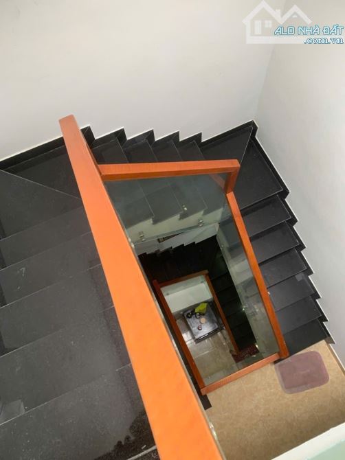 Chủ cần bán gấp nhà ba tầng k Hoàng Diệu cần gấp giá rẻ - 1
