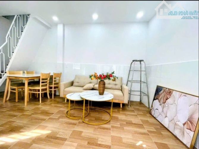 NHÀ SỔ HỒNG RIÊNG Q7 GẦN CHỢ PHÚ THUẬN 2PN,2WC CHỈ NHỈNH 2TỶ - 1