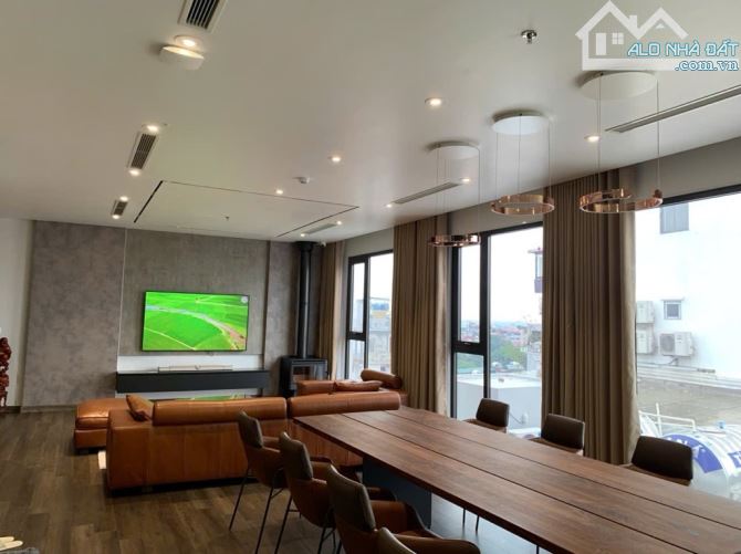 TRỊNH CÔNG SƠN OTO ĐỖ CỔNG .NGÕ THÔNG  VIEW HỒ TÂY - GẦN CÔNG VIÊN NƯỚC. NHÀ HÀNG SEN. TTT - 1