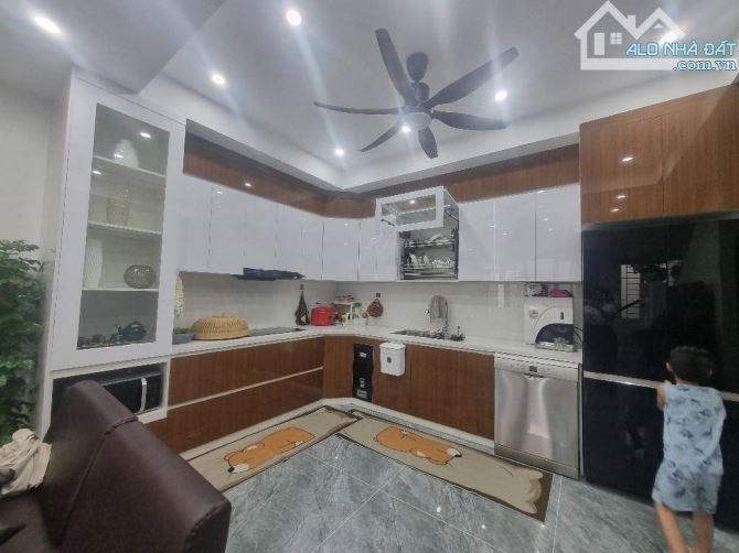 TRUNG TÂM THANH TRÌ 50M2, SÁT Ô TÔ, VỈA HÈ, VỊ TRÍ VIP GIÁ 5 TỶ - 1