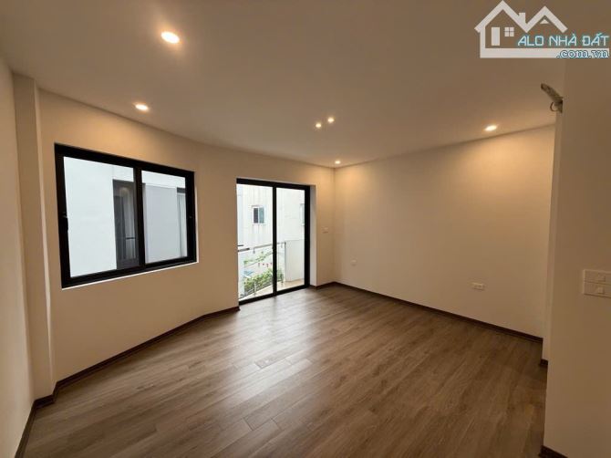 🏡 HÀNG HIẾM PHÂN KHÚC GIÁ RẺ – PHỐ THANH AM, VIỆT HƯNG -NHÀ 5 TẦNG MỚI TINH VỚI 4 PHÒNG - 1