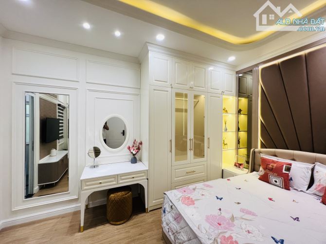 Bán biệt thự 6PN, 7WC đường Đặng Thùy Trâm,  Bình Thạnh, HCM , 15x16 ,240m2, 31,5 tỷ - 1