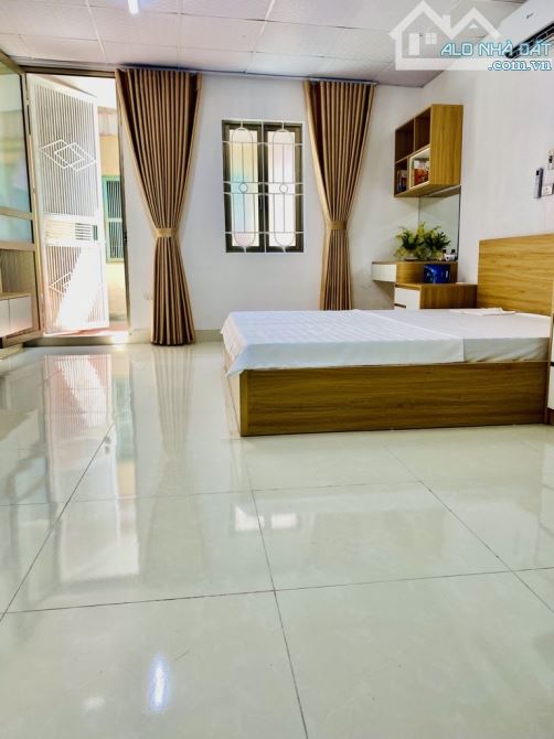 Bán căn nhà tập thể trần Hưng đạo tt hai bà trưng hai thoáng ô tô đỗ cầu thang - 1