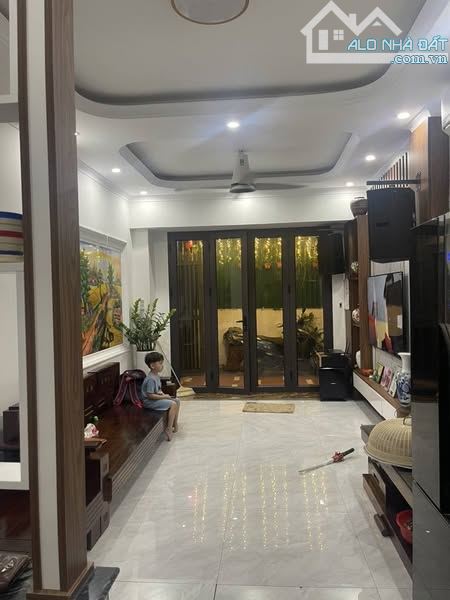 Nhà 5 tầng Thanh Am, ô tô đỗ cửa - 1