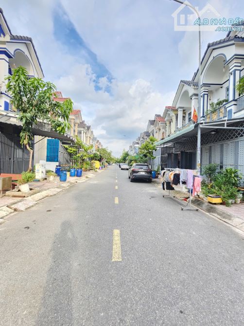 3,35Tỷ TL🔥Bán nhà 1 lầu Kinh Doanh_KDC gần chợ Phú Phong 200m, p.Bình Chuẩn, Tp.Thuận An - 1