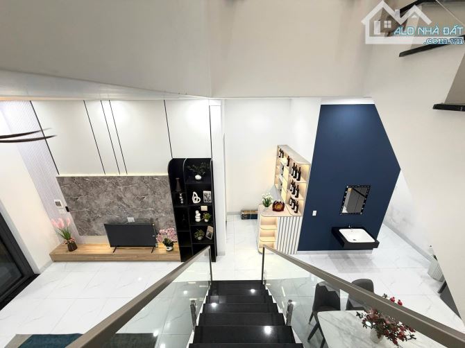 NHÀ MỚI THIẾT KẾ HIỆN ĐẠI -  MT HẺM 3 XE HƠI NÉ NHAU 133 NƠ TRANG GƯH - 1