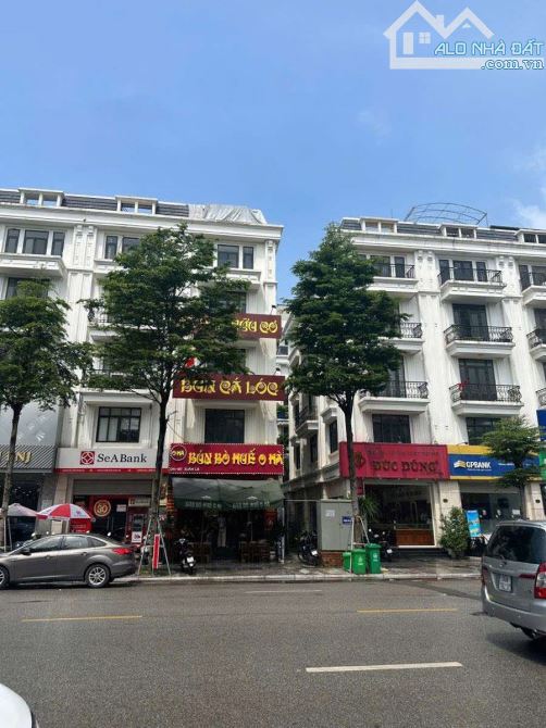 Bán siêu phẩm biệt thự Vườn Đào - View vườn hoa - có thang máy - Gần Lotte - 110m2 - MT 7m - 1