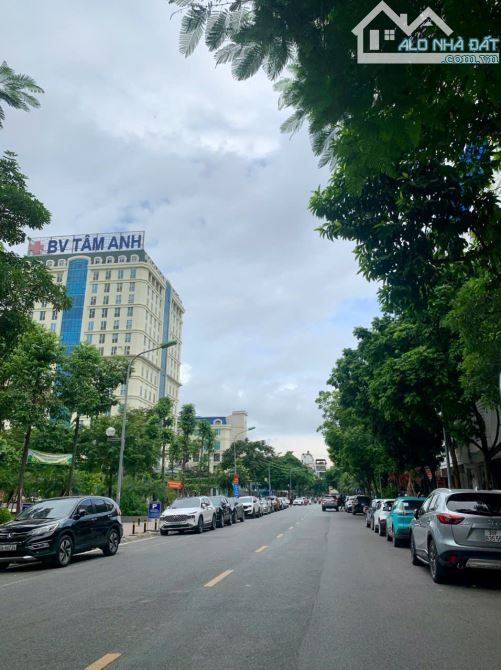 BÁN NHÀ PHỐ HOÀNG MINH ĐẠO, GẦN BV TÂM ANH, DT RỘNG 110M2, MT KHỦNG 7M, 6 TẦNG THANG MÁY - 1