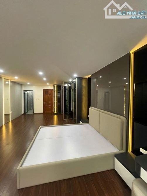 BÁN NHÀ LĨNH NAM – 55m², GIÁ 23.4TỶ – PHÂN LÔ VỈA HÈ – Ô TÔ TRÁNH – THANG MÁY - 1