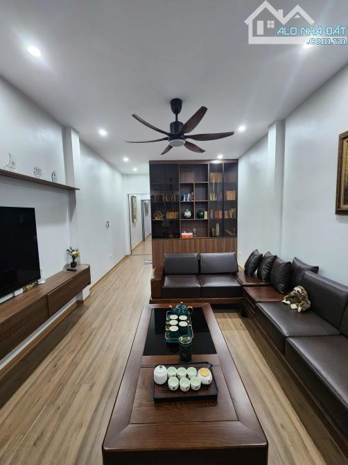 Bán nhà Phân Lô Nguyễn Chí Thanh 60m2, 6 tầng, thang máy , giá 2x tỷ - 1