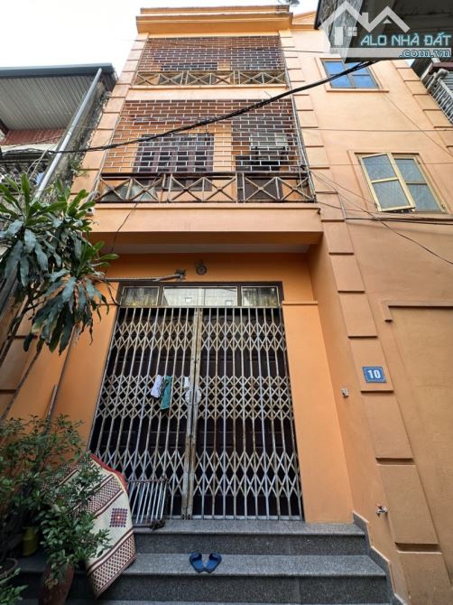 Bán nhà  Ngô Gia Tự,Long Biên 3 tầng,50m2 ,Mt6.6m gần phố nhỉnh 7 tỷ - 1