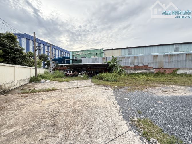 Bán Nhà Xưởng Sẵn 4108m2 ngang 82m x 100m Khu Công Nghiệp Tân Tao A 54 Tỷ - 1