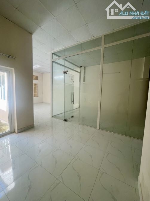 MUA ĐẤT TẶNG NHÀ - 136M2 NGANG 6,5M - XE TẢI NGỦ TRONG NHÀ - HUỲNH TẤN PHÁT - HƠN 7T.Ỷ - 1