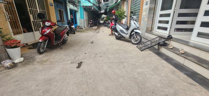 N.HỈNH 2 TỶ KHU VỰC NHÀ H.IẾ.M BÁN CHO NGƯỜI TC THẤP,NỞ HẬU, SHR. - 1