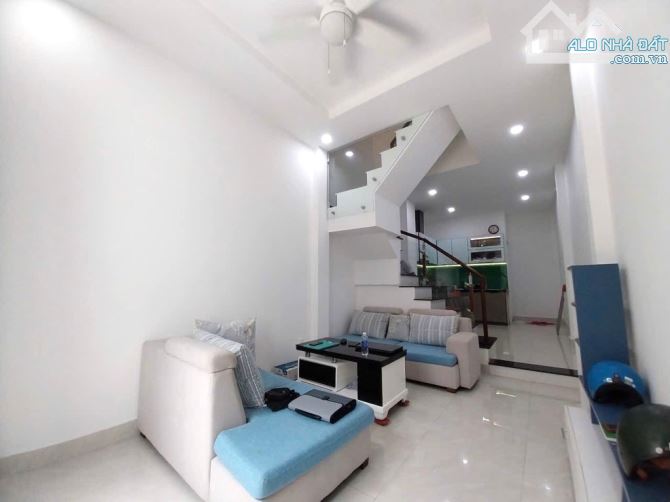 THỊ TRẤN NHÀ BÈ, 60M2, CHỈ 4,3 TỶ, NHÀ ĐẸP 3 TẦNG HẺM ÔTÔ ĐỖ CỬA, GẦN CẦU PHÚ XUÂN. - 1