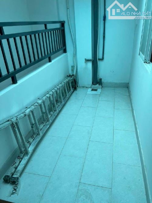 B.ÁN NH.À CHÍNH CHỦ TRANG BÌA - TRUNG TÂM QUẬN 5 - CÁCH MẶT TIỀN ĐƯỜNG 100M - DÒNG TIỀN 14 - 1